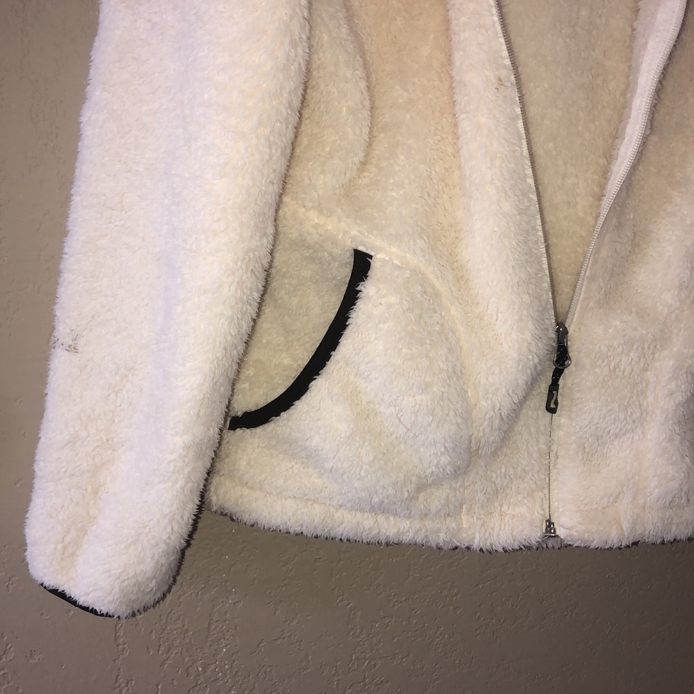 Small Fur Jacket CREAM Color - Picture 2 of 5